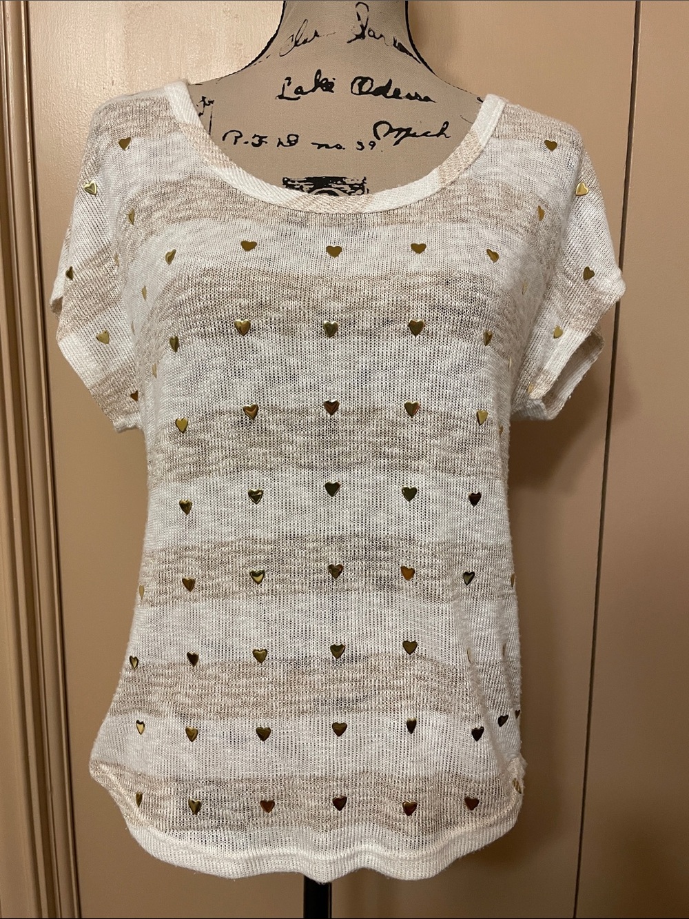 Body Central White Short-Sleeve Knit Top with Gold Heart Studs